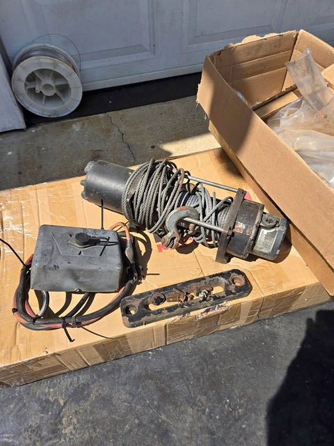 Warn 9000 Winch with remote
