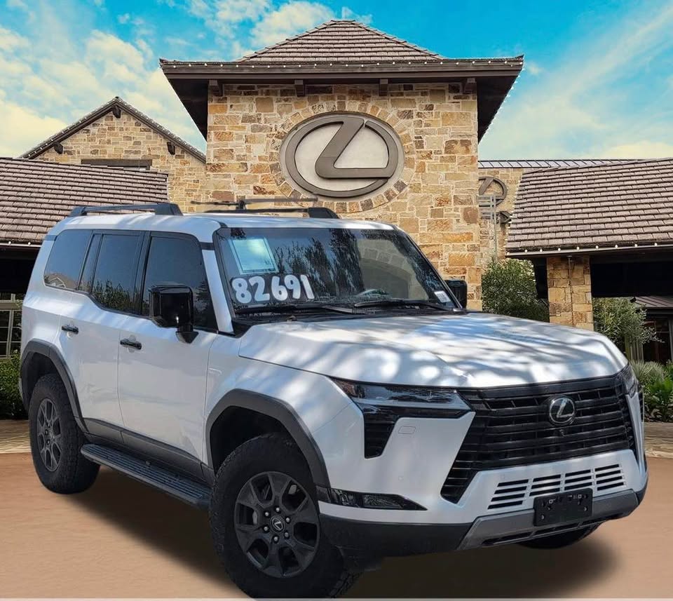 2024 Lexus GX · GX550 OverTrail Plus in San Antonio, TX (photo 9) — photo 9