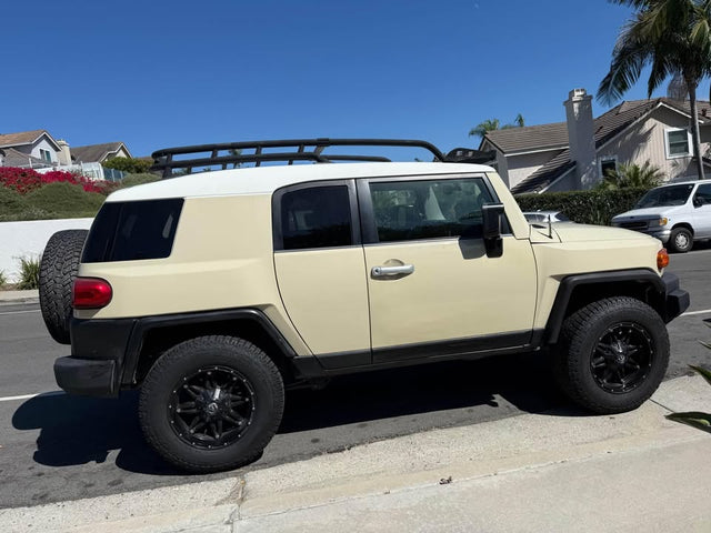 2009 TOYOTA FJ Cruiser — photo 3
