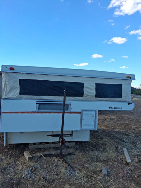 Nice palomino pop up camper cab over in Sparks, NV (photo 3)