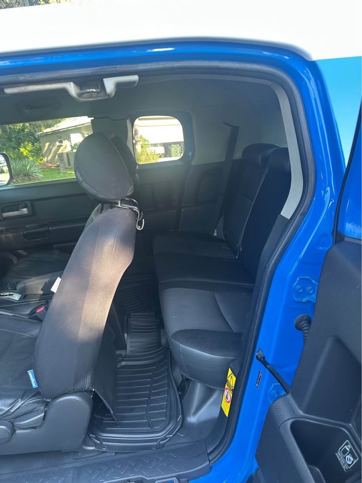 2007 Toyota FJ Cruiser · Sport Utility 2D (photo 11) — photo 11