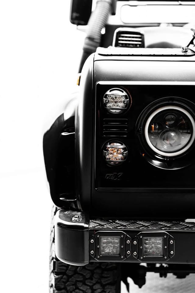 1986 Land Rover Defender 110 in Tomball, TX (photo 5) — photo 5