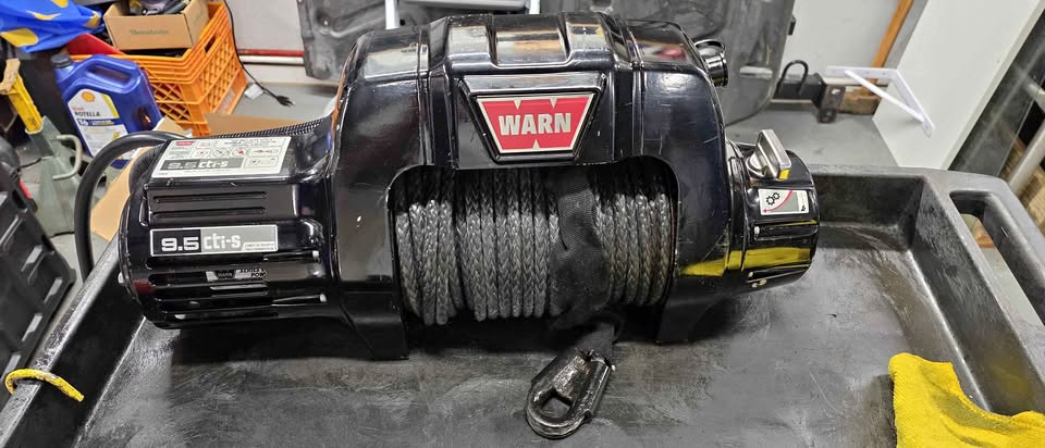 Warn 9.5 cti-s 9500 lb Winch in Millstone Twp, NJ (photo 1)