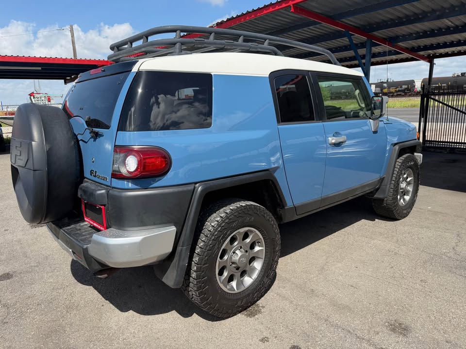 2012 Toyota FJ Cruiser · Sport Utility 2D in Windcrest, TX (photo 2) — photo 2