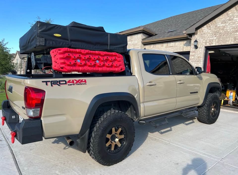 2017 Toyota Tacoma Double Cab · TRD Off-Road Pickup 4D 5 ft in Dripping Springs, TX (photo 4) — photo 4