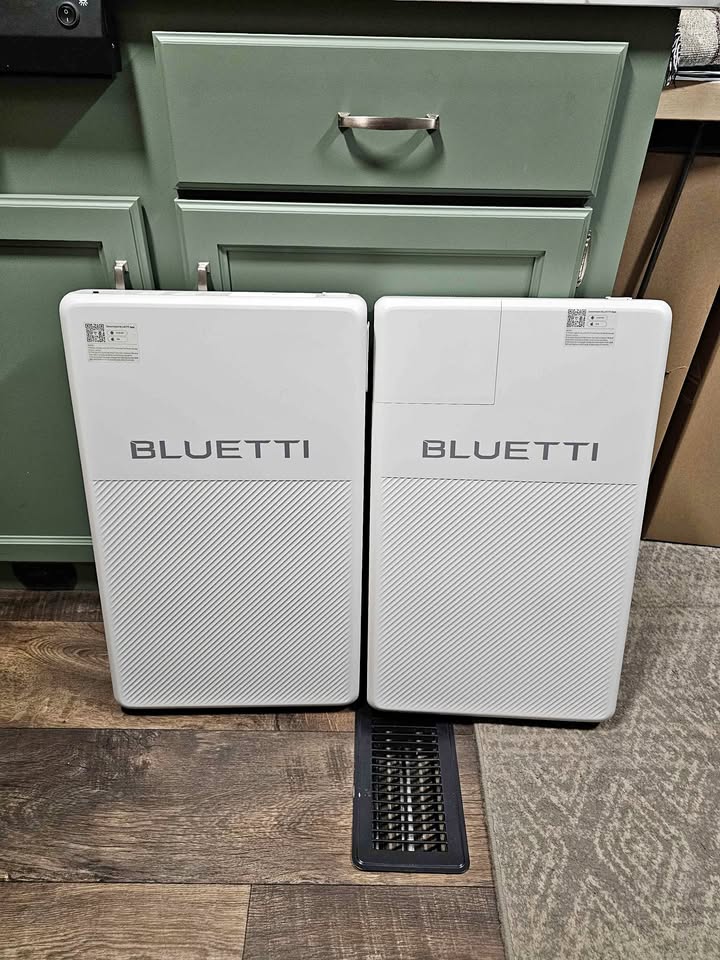 BLUETTI Fridge Power and BlueCell 200 Expansion - Fridge Backup Power - BRAND NEW in Longmont, CO (photo 1)