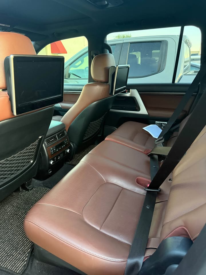 2021 Toyota Landcruiser · Base in Phoenix, AZ (photo 9) — photo 9