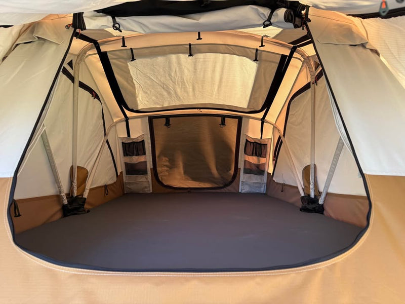 ROAM Vagabond 2.0 Rooftop Tent in Sacramento, CA (photo 4) — photo 4