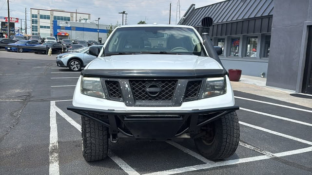 2012 Nissan Frontier — photo 2