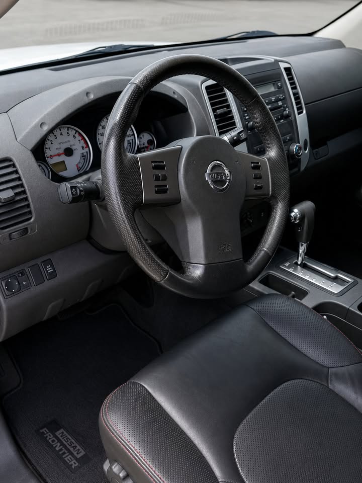 2011 Nissan Xterra Pro-4X in Denver, CO (photo 7) — photo 7