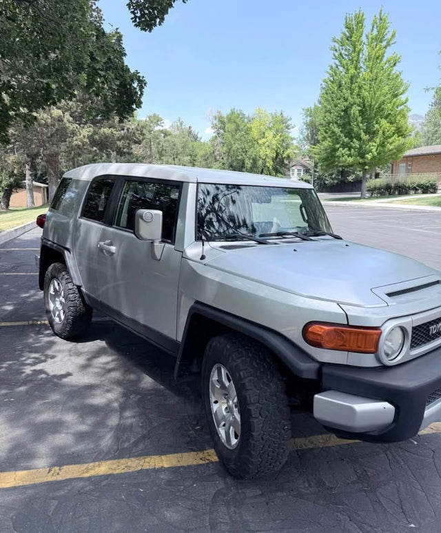 Toyota FJ Cruiser — photo 2