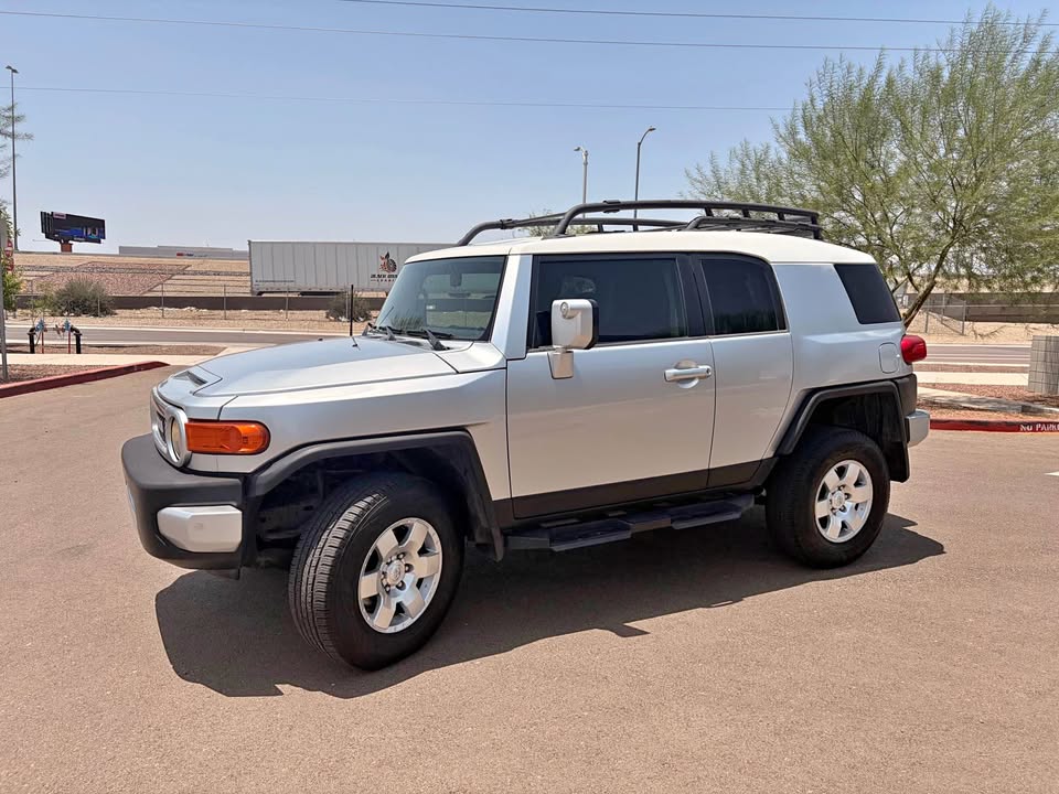 2007 Toyota FJ Cruiser · Sport Utility 2D (photo 1)