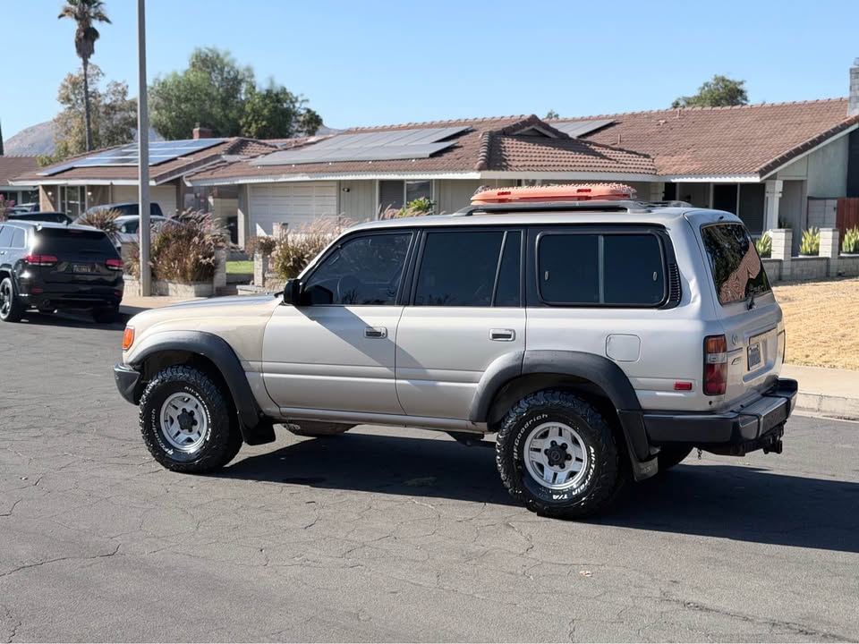 1991 Toyota Landcruiser in Moreno Valley, CA (photo 3) — photo 3