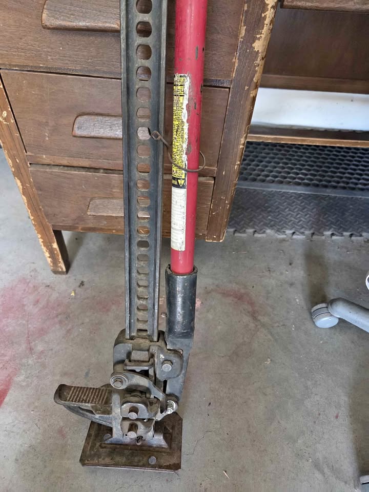 Hi lift premium model hl 484 jack in Sparks, NV (photo 1) — photo 1