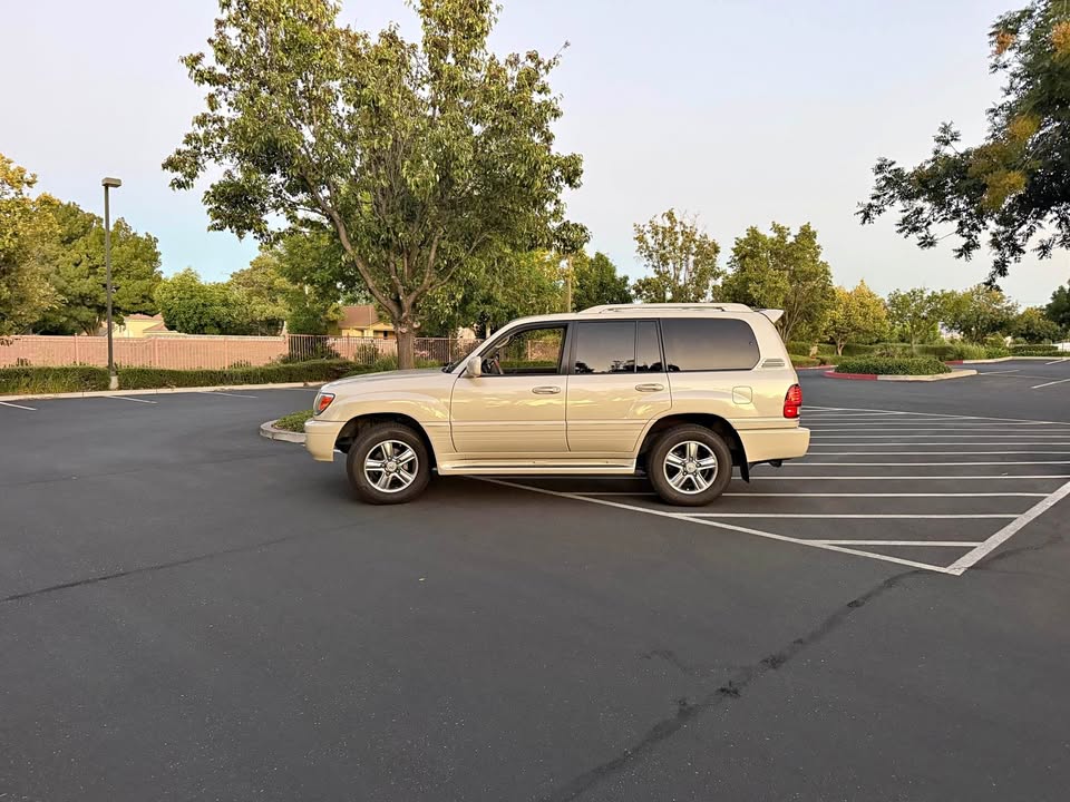 2006 Lexus LX470 in Tracy, CA (photo 1)