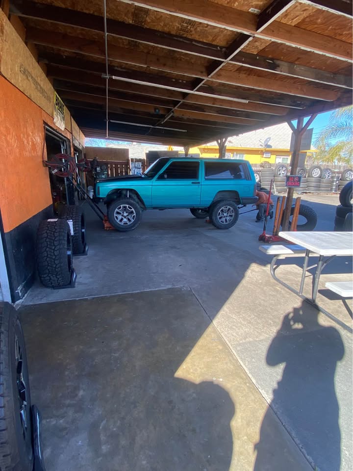 Jeep Cherokee XJ 2-Door in Manteca, CA (photo 5) — photo 5