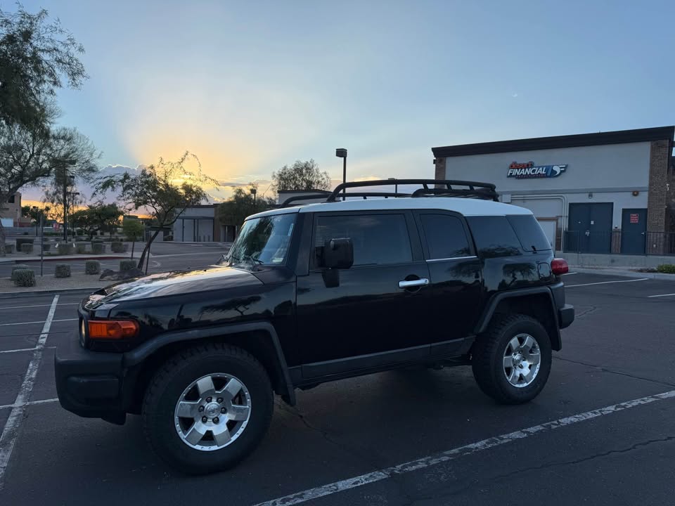 2007 Toyota FJ Cruiser · Sport Utility 2D in Scottsdale, AZ (photo 2) — photo 2