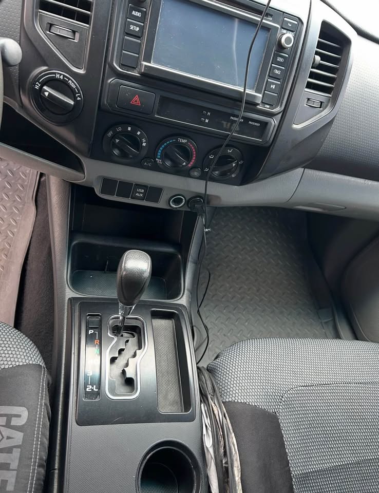 2014 Toyota Tacoma V6 (photo 10) — photo 10