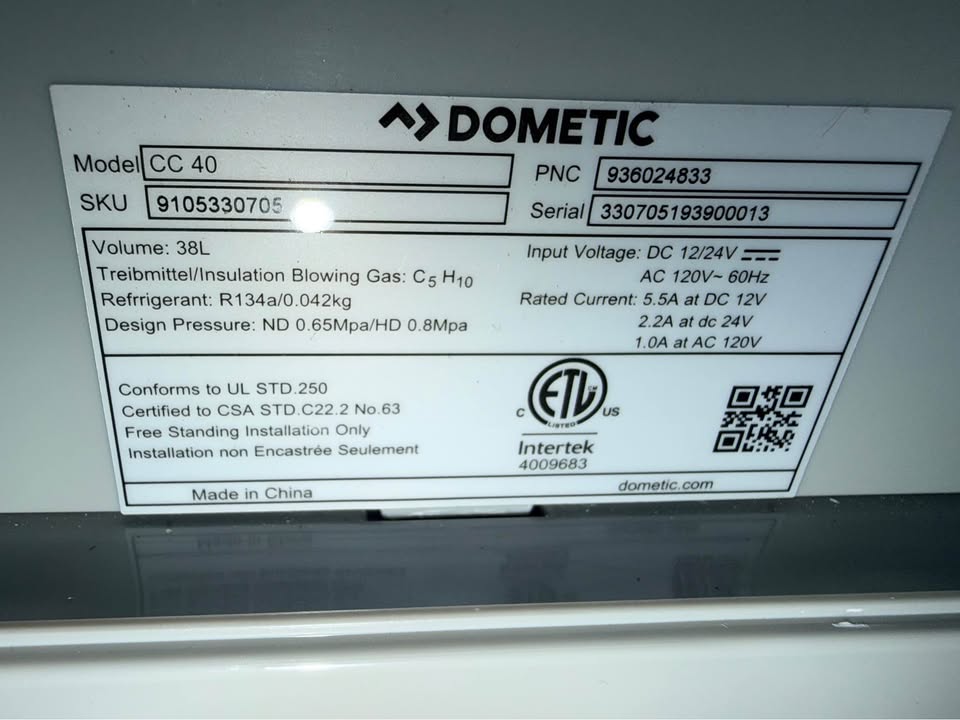 Dometic 38L Portable Refridgerator (photo 4) — photo 4