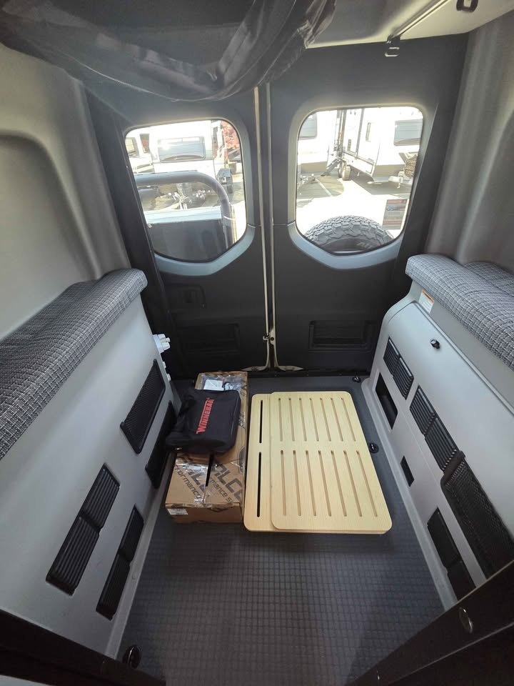 2024 Winnebago Revel 4x4 *LOADED* (photo 10) — photo 10
