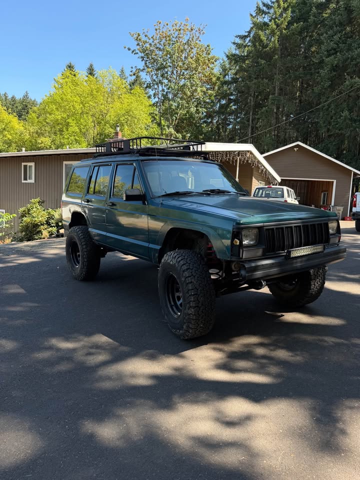1995 Jeep Cherokee · Sport 4D in Beaverton, OR (photo 4) — photo 4