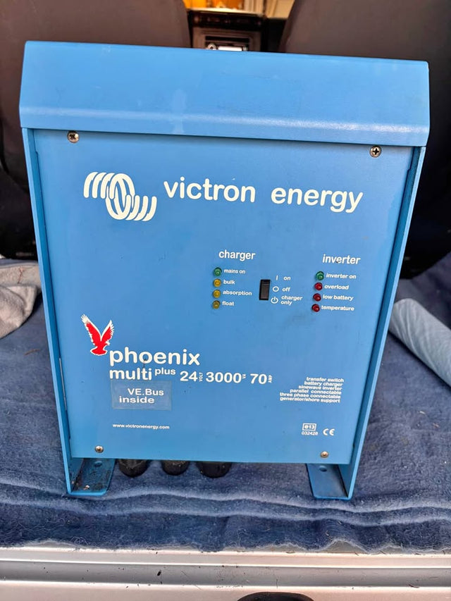 Victron charger/inverter 24v/240v (photo 1)