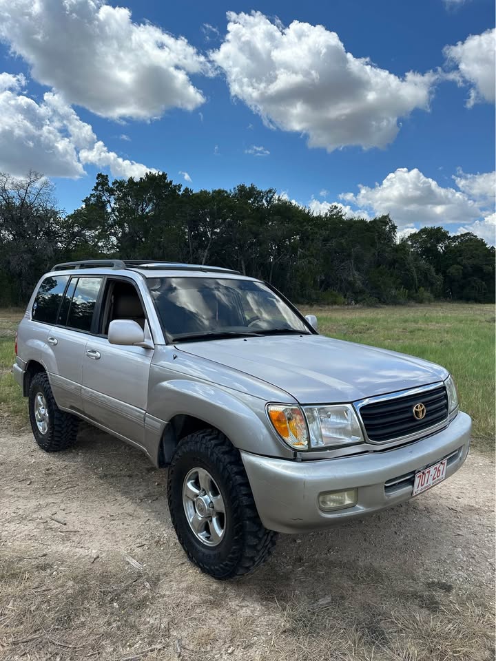 2000 Toyota Landcruiser · Sport Utility 4D in Georgetown, TX (photo 4) — photo 4
