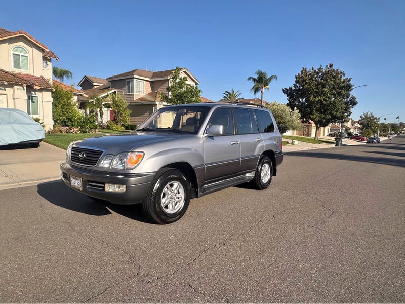 2001 Lexus LX · LX 470 Sport Utility 4D (photo 1) — photo 1