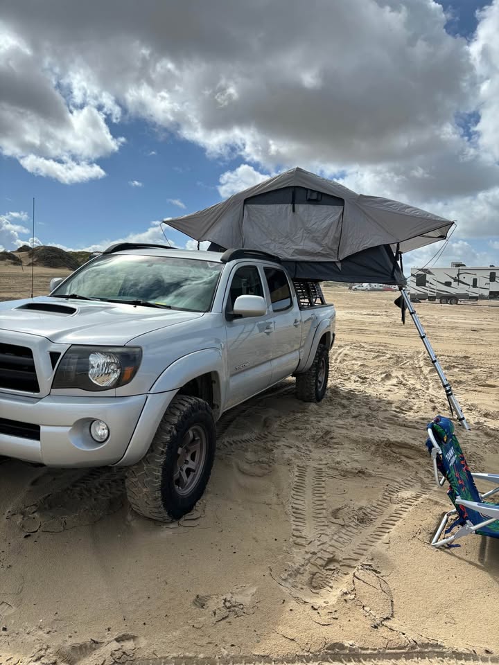 Smittybilt roof top tent in Hanford, CA (photo 2) — photo 2