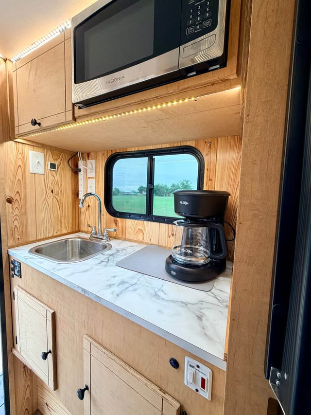 2025 Custom Capri Retreat Truck Camper — photo 3