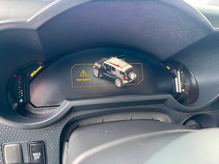 2010 Toyota FJ Cruiser in Clifton, NJ (photo 11) — photo 11