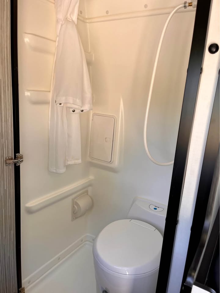 2022 Mercedes-Benz Winnebago Revel in Carlsbad, CA (photo 5)