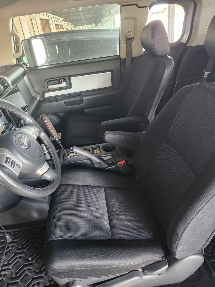 2007 Toyota FJ Cruiser · Sport Utility 2D (photo 4) — photo 4