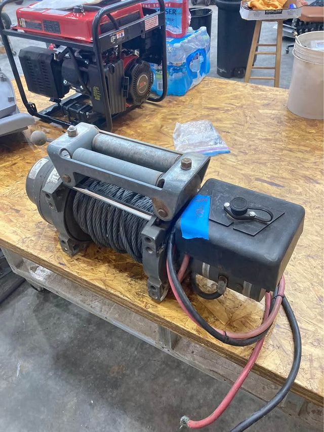 Warn 12k Winch (photo 1)