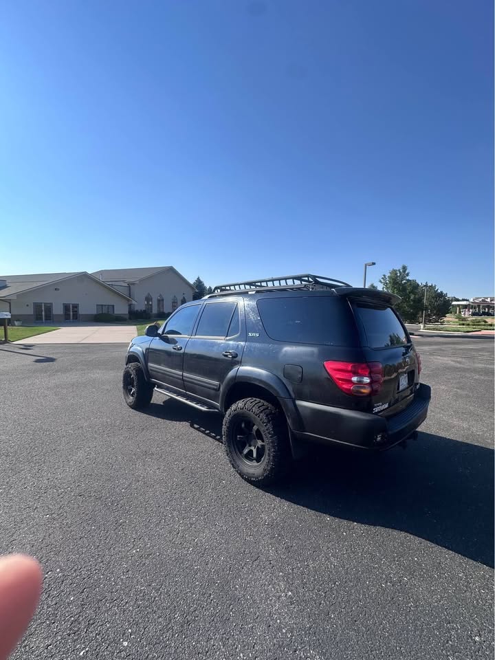 2001 Toyota Sequoia · SR5 in Aurora, CO (photo 6)