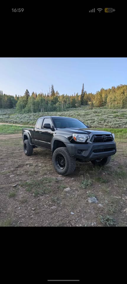 2015 Toyota Tacoma Access Cab 4x4 — photo 2