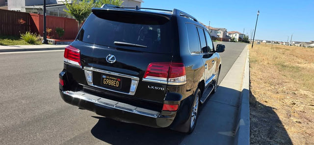 2015 Lexus LX570 — photo 3