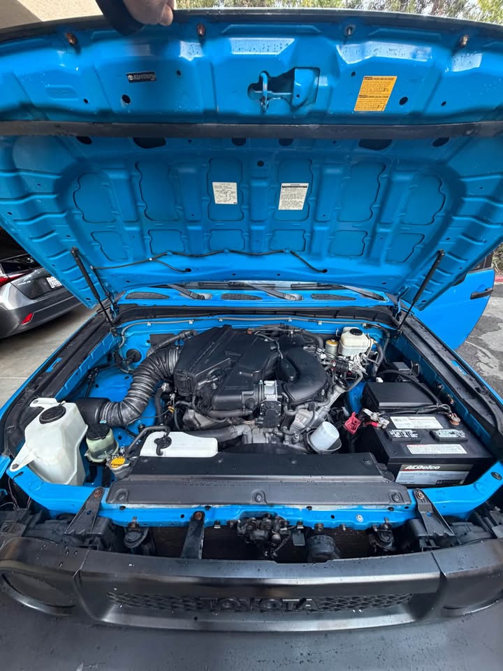 2007 Toyota FJ Cruiser · Sport Utility 2D in Newport Beach, CA (photo 6) — photo 6
