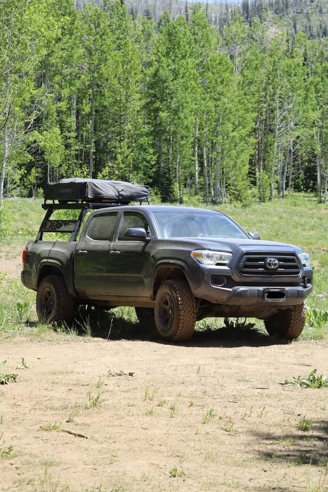 Yakima Skyrise (med) Roof Top Tent in Steamboat Springs, CO (photo 8) — photo 8