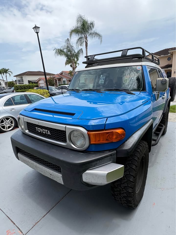 Blue Toyota FJ Cruiser with roof rack. 2007 Toyota FJ Cruiser 4x4 - Clean Title - Well Maintained
P in Miami, FL (photo 4) — photo 4