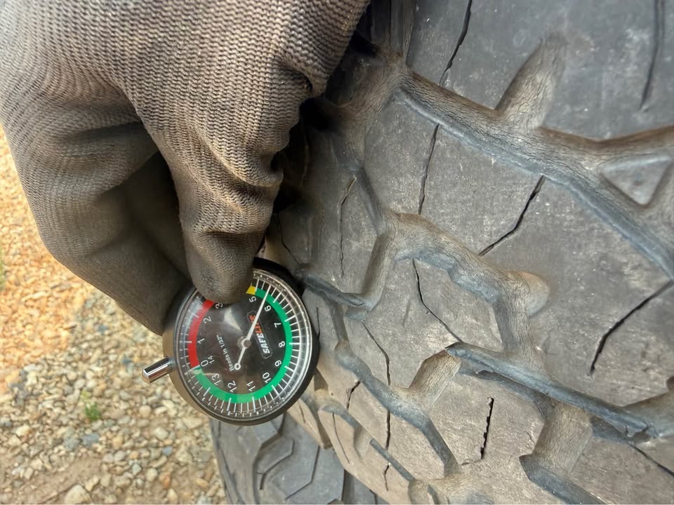Jeep Factory 17-inch Wheels with BFGoodrich All-Terrain KO2 Tires in Boise, ID (photo 7)