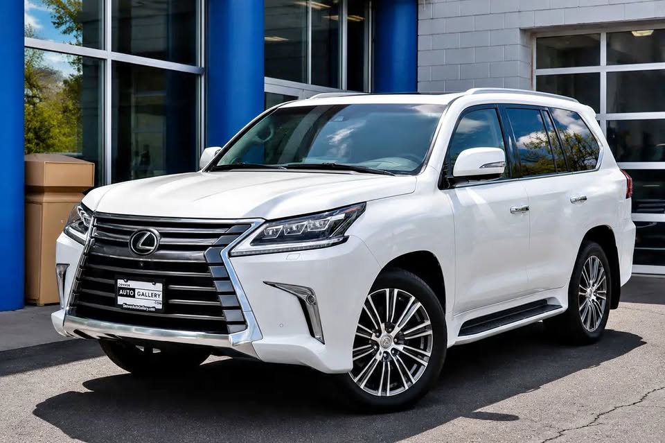 2016 Lexus LX 570 in Aurora, CO (photo 1)