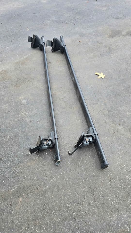 Yakima roof rack in Livingston, NJ (photo 2)