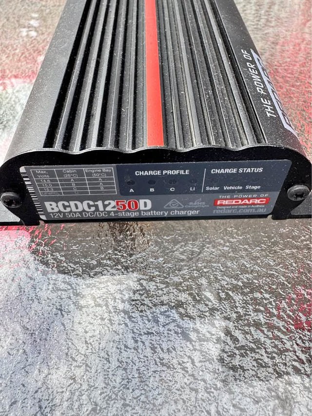 Chargeur de Batterie REDARC BCDC1250D. 300$ in Ste-Marie-Salomé, QC (photo 1)