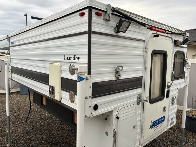 Four Wheel Camper Grandby 2016 (photo 7) — photo 7