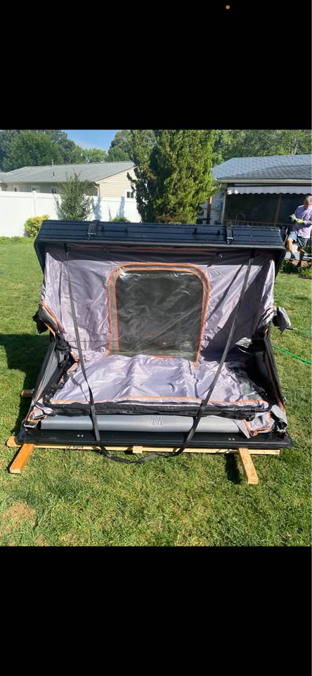 Roofnest Condor 2 XL Hard-Shell Rooftop Tent – Virginia Beach pick-up, Used Only 3 Times — photo 2