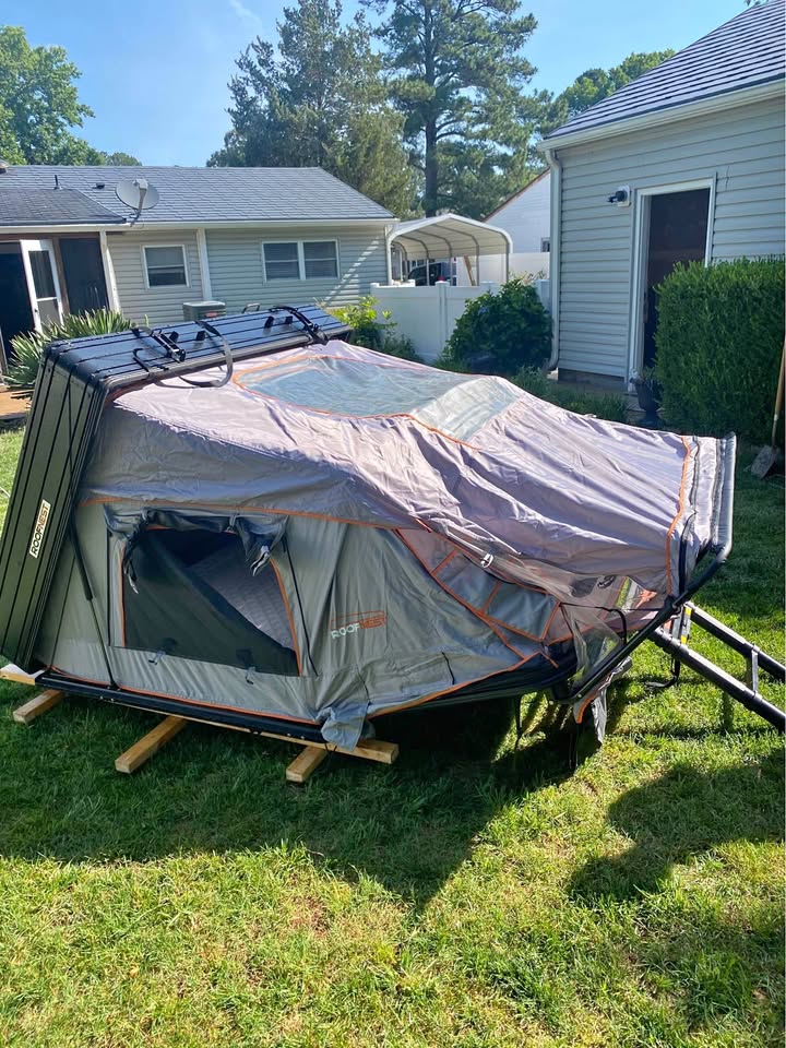 Roofnest Condor 2 XL Hard-Shell Rooftop Tent – Virginia Beach pick-up, Used Only 3 Times in Virginia Beach, VA (photo 1) — photo 1