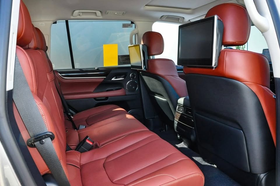 Lexus LX570 34k Miles Luxury Package w/Entertainment System Excellent in Sewell, NJ (photo 8) — photo 8