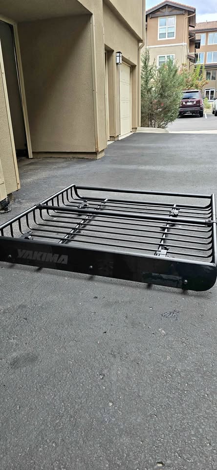 Yakima Roof Rack (photo 1)