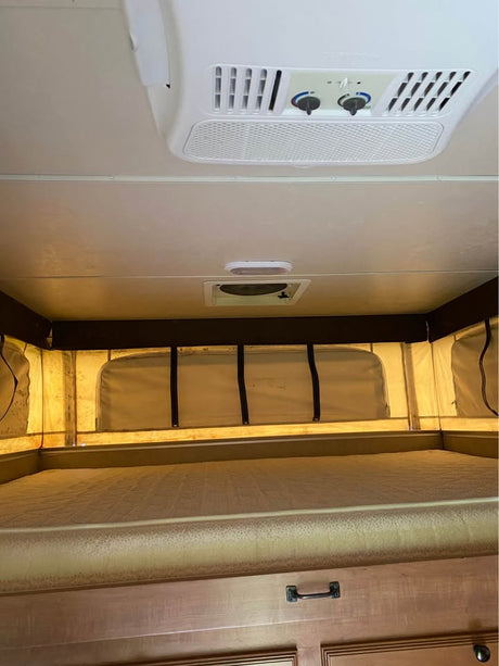 Palomino truck camper in Willamina, OR (photo 5)